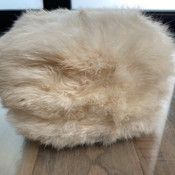 Excellent Condition Vintage Real Fur Hand Muff - Picture 6 of 8